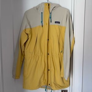 Patagonia Yellow & Tan Women's Jacket